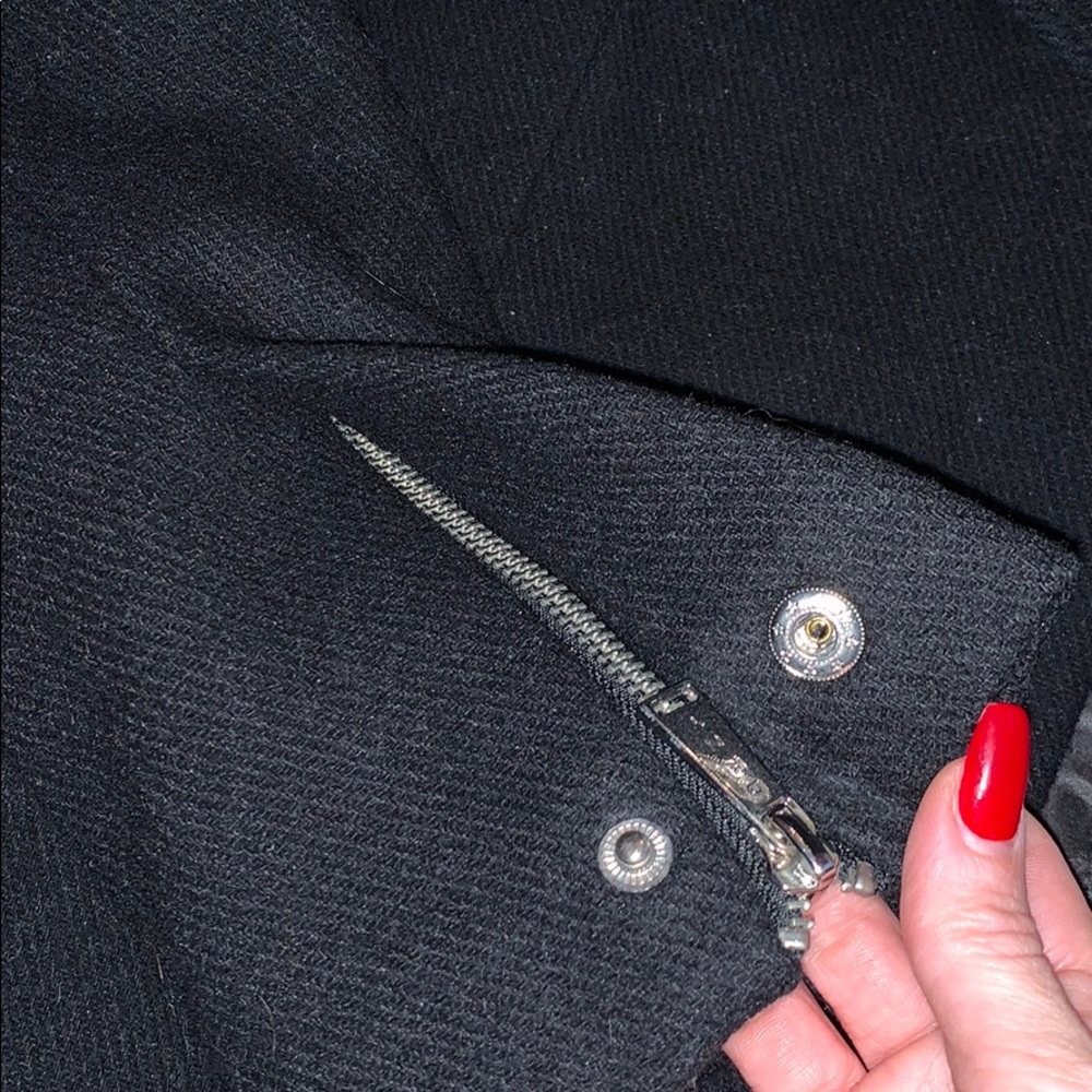 DKNY COAT! - Picture 2 of 4